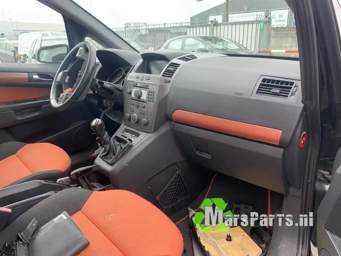Opel Zafira Zafira 2.2 16V 4