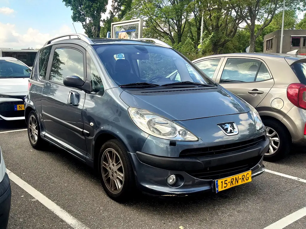 Peugeot 1007 1007 1.4 16V Trendy 4