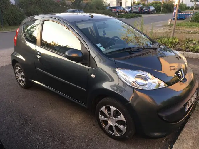 Peugeot 107 107 1.0 12V Trendy 2-Tronic 4