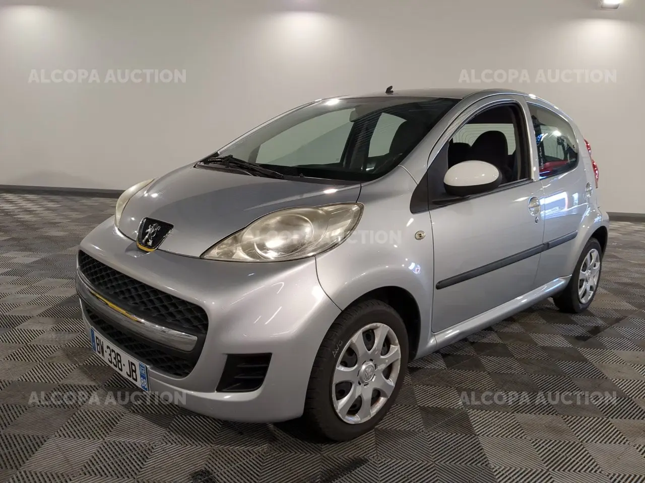 Peugeot 107 107 1.0 12V Urban Move 2-Tronic 4
