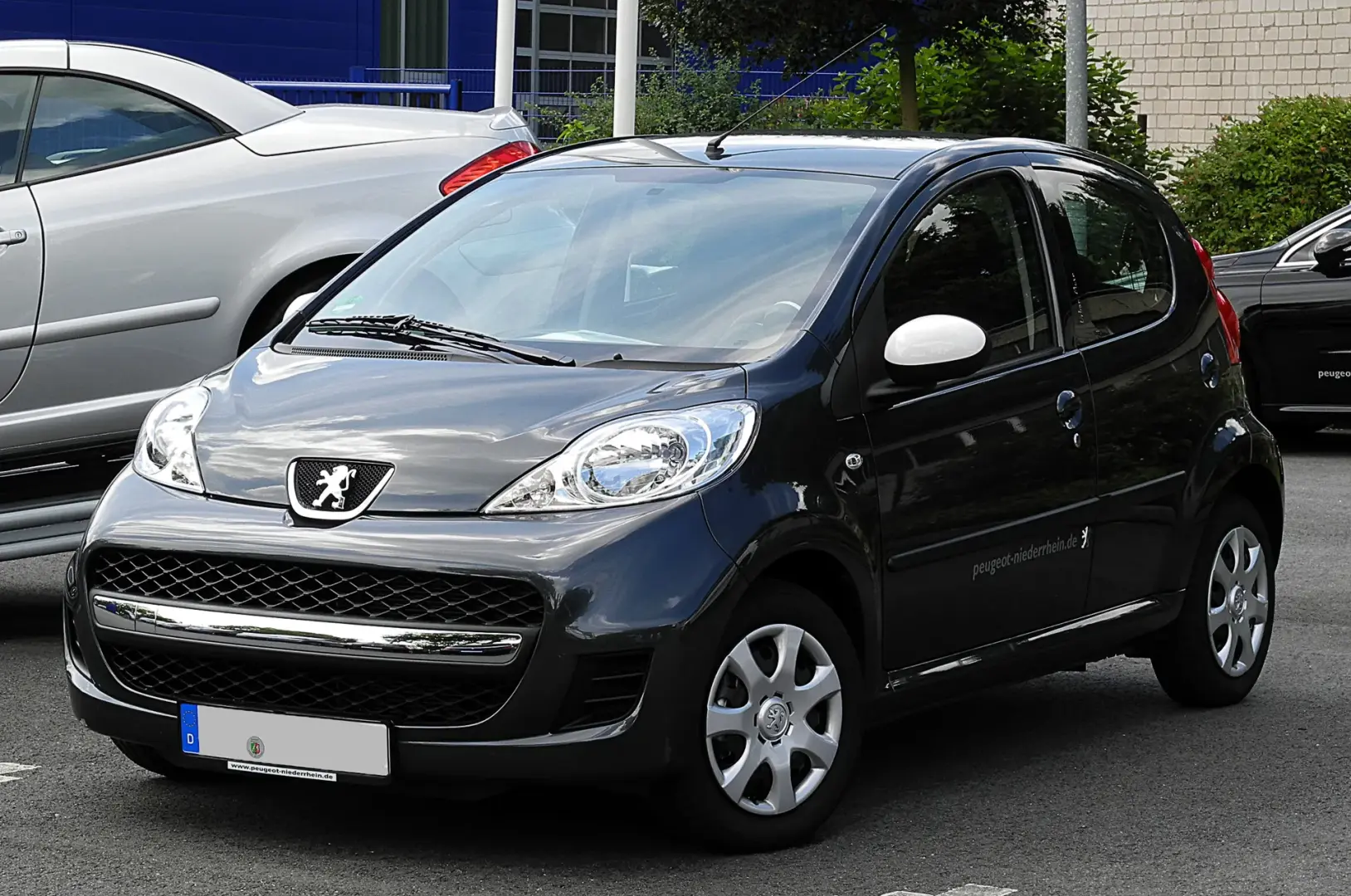 Peugeot 107 107 1.0 12V Urban Move 2-Tronic 5