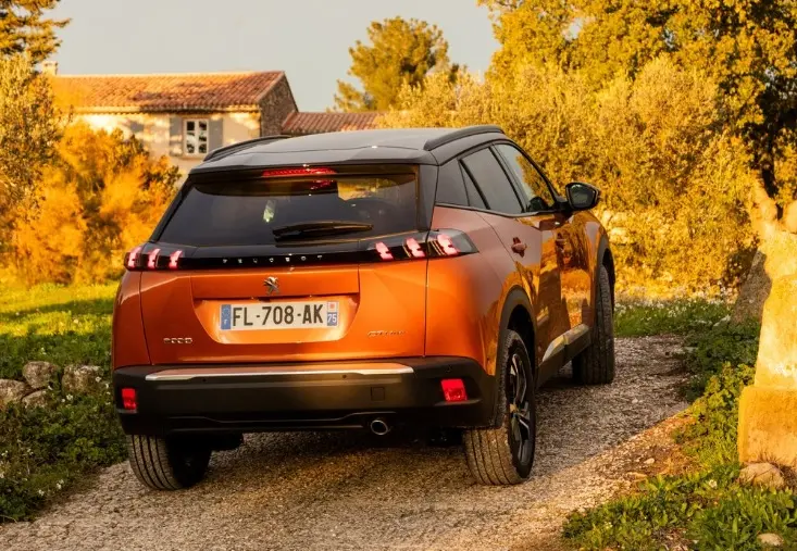 Peugeot 2008 2008 1.2 Puretech Allure EAT8 3