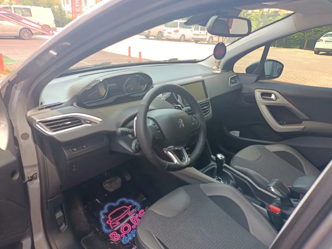 Peugeot 2008 2008 1.6 BlueHDI Start&Stop Allure 4
