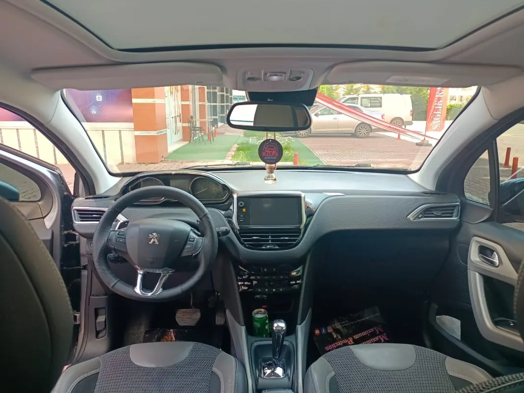 Peugeot 2008 2008 1.6 BlueHDI Start&Stop Allure 5