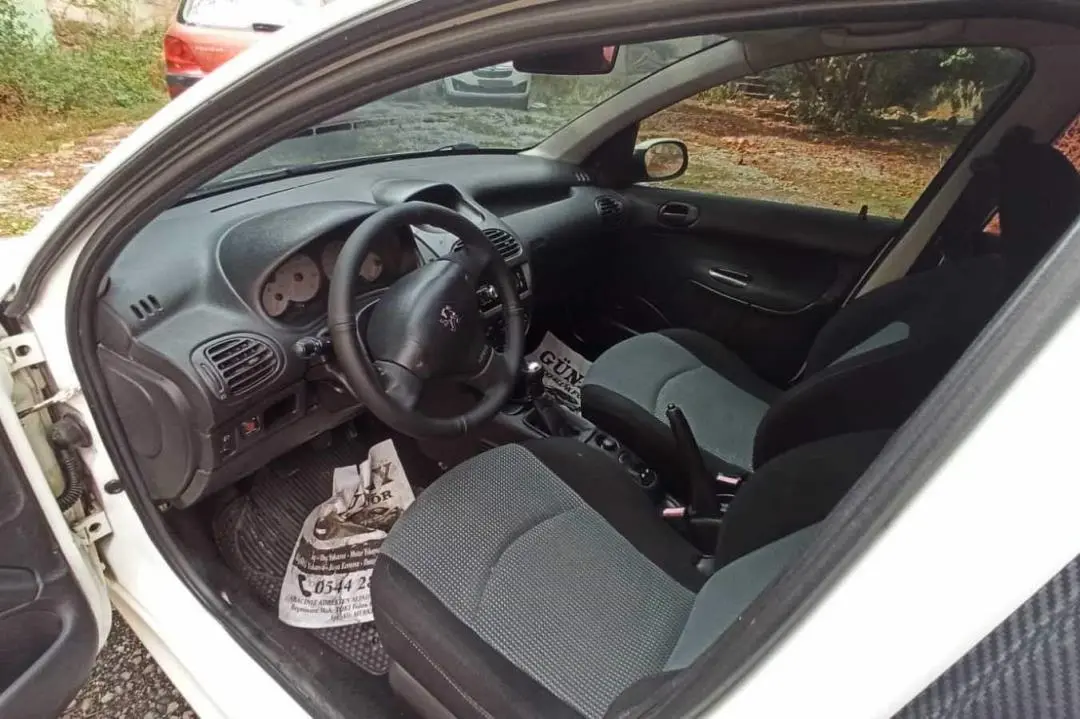 Peugeot 206 206 1.4 Desire 6