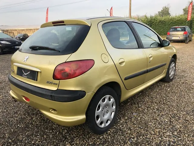 Peugeot 206 206 1.4 HDI Pop Art 3