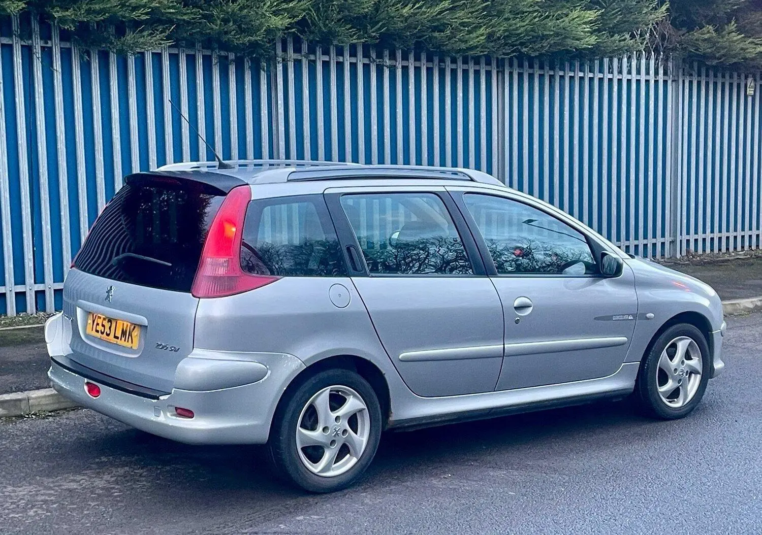 Peugeot 206 206 1.6 Quiksilver 2