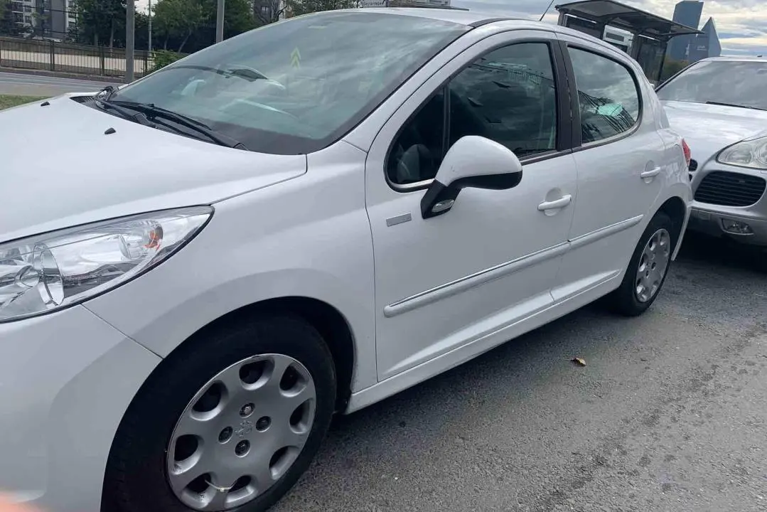 Peugeot 207 207 1.4 16V Millesim 4