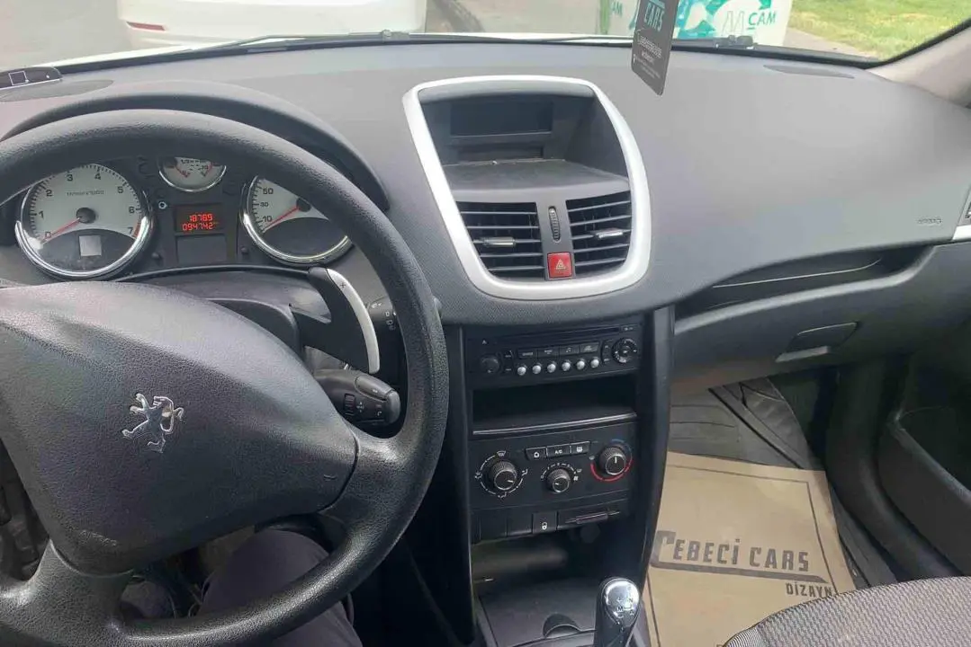 Peugeot 207 207 1.4 16V Millesim 2