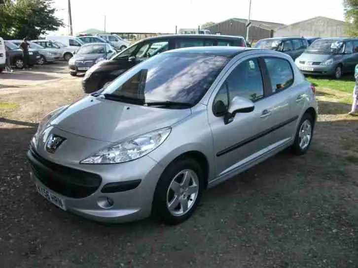 Peugeot 207 207 1.4 16V Premium 4