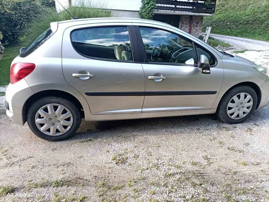 Peugeot 207 207 1.4 Trendy 1