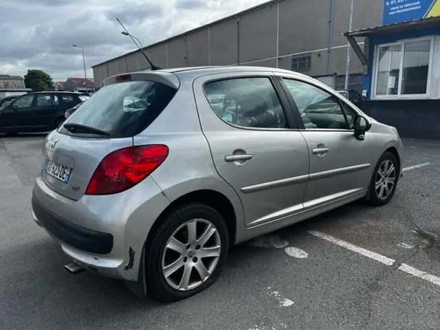 Peugeot 207 207 1.6 HDI Dynamic 5