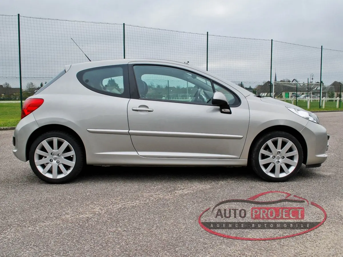 Peugeot 207 207 1.6 HDI Feline Edition 2