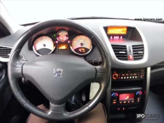 Peugeot 207 207 1.6 HDI Outdoor Premium 7