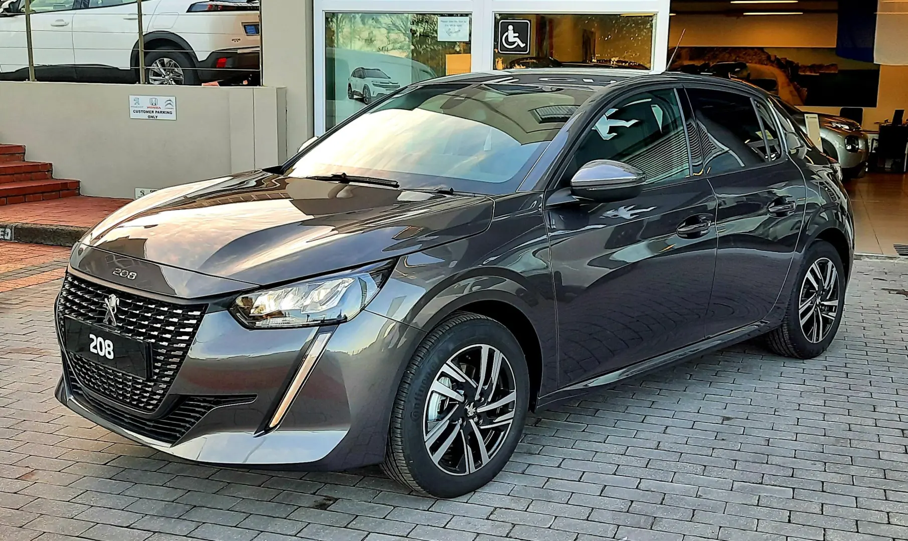 Peugeot 208 208 1.2 Puretech Allure Selection EAT8 5