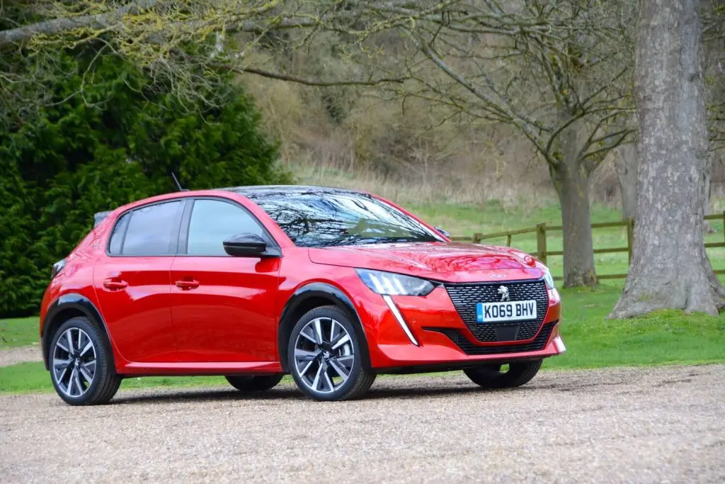 Peugeot 208 208 1.2 Puretech GT EAT8 6