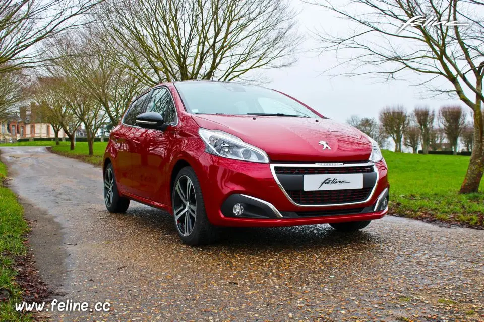 Peugeot 208 208 1.2 PureTech GT Line EAT6 0