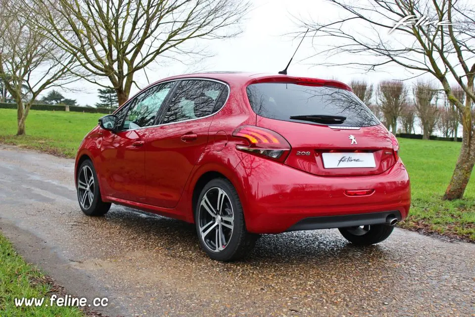 Peugeot 208 208 1.2 PureTech GT Line EAT6 1
