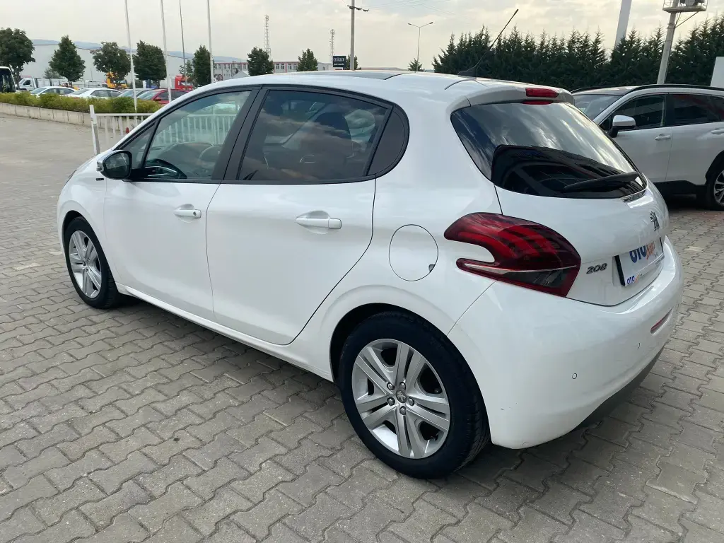 Peugeot 208 208 1.2 PureTech Start&Stop Active EAT6 4
