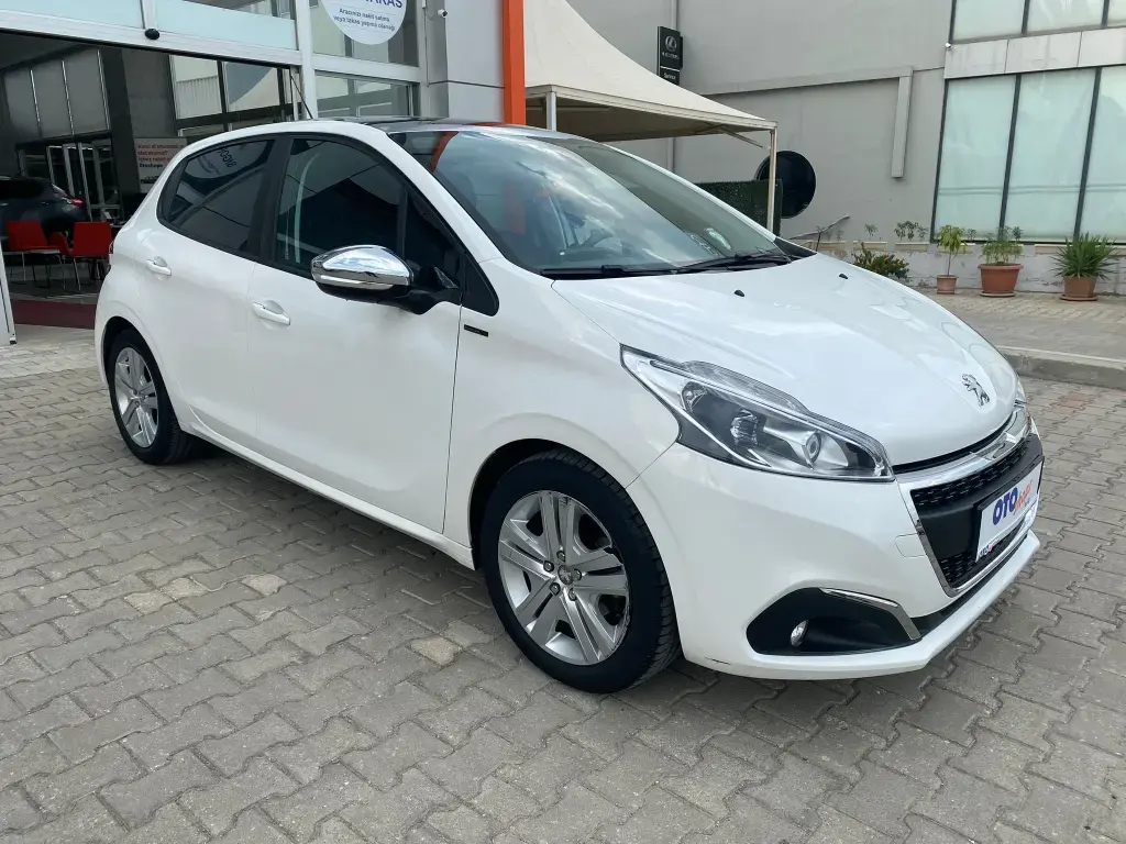 Peugeot 208 208 1.2 PureTech Start&Stop Active EAT6 5