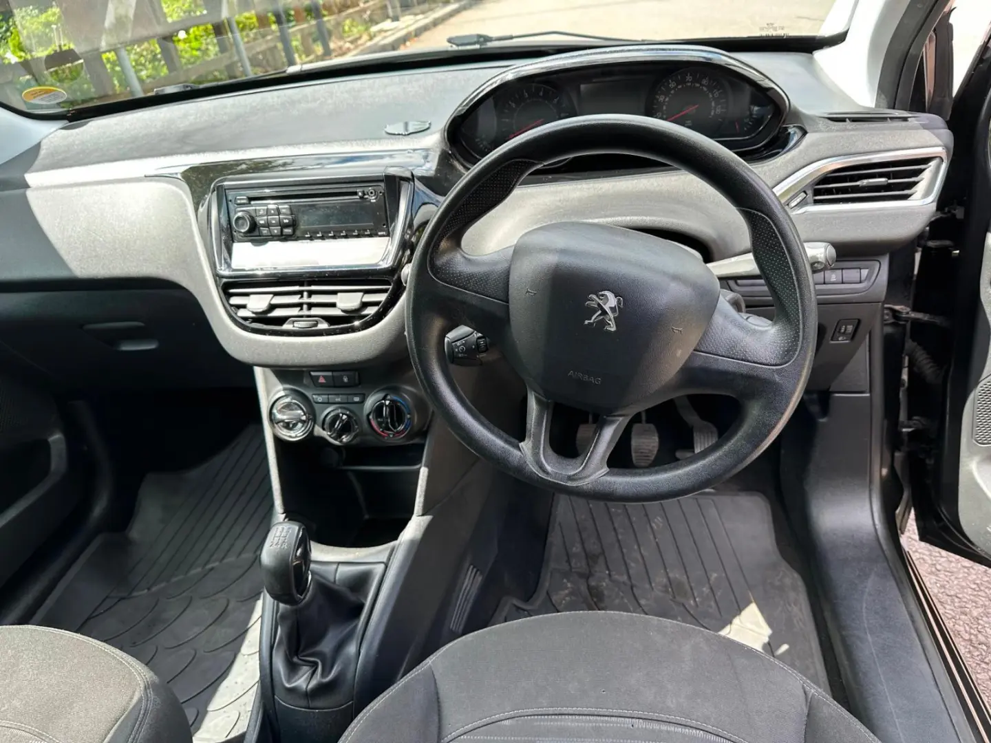 Peugeot 208 208 1.2 VTI Access 5