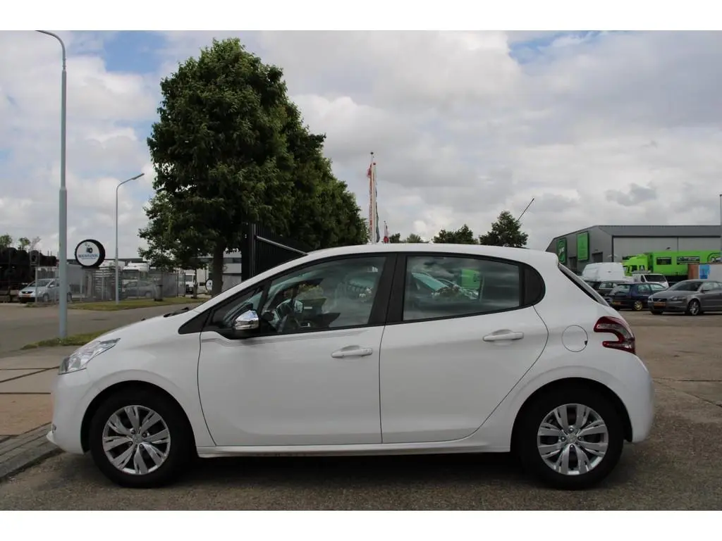 Peugeot 208 208 1.2 VTI Urban Soul 5