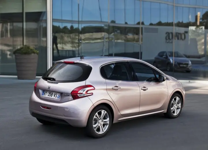 Peugeot 208 208 1.4 HDI Active 6