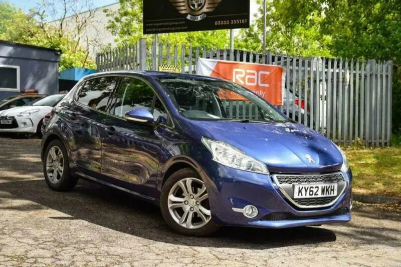 Peugeot 208 208 1.6 e-HDI Allure 5