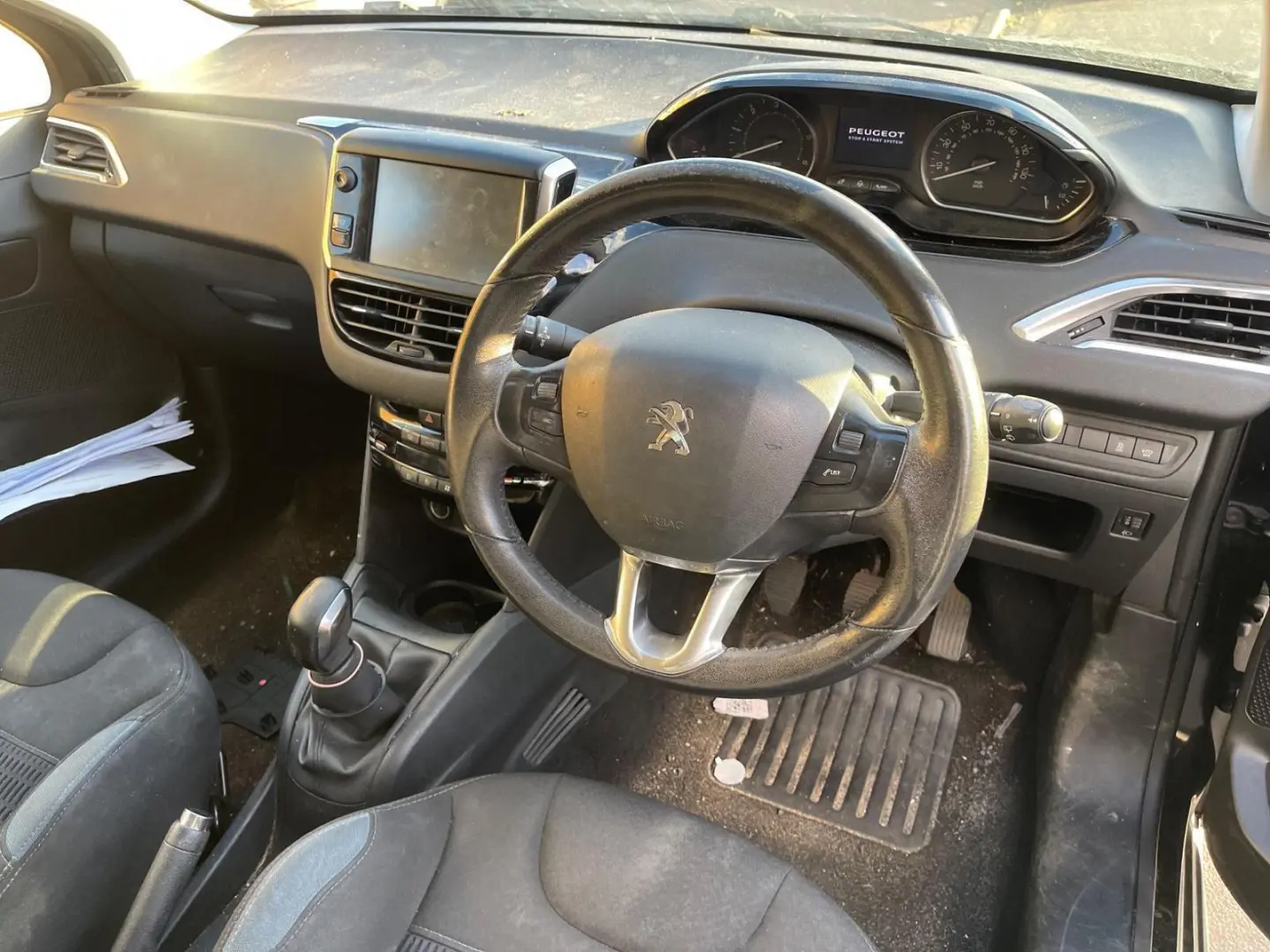 Peugeot 208 208 1.6 e-HDI Allure 6
