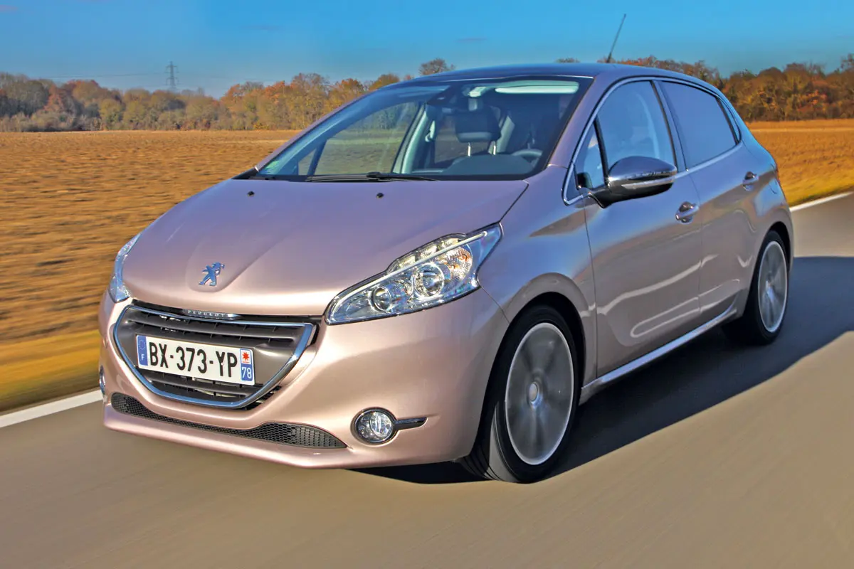 Peugeot 208 208 1.6 e-HDI Allure 5