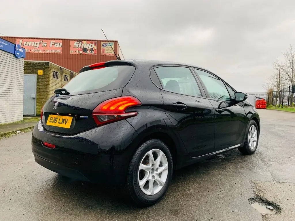 Peugeot 208 208 1.6 HDI Active 4