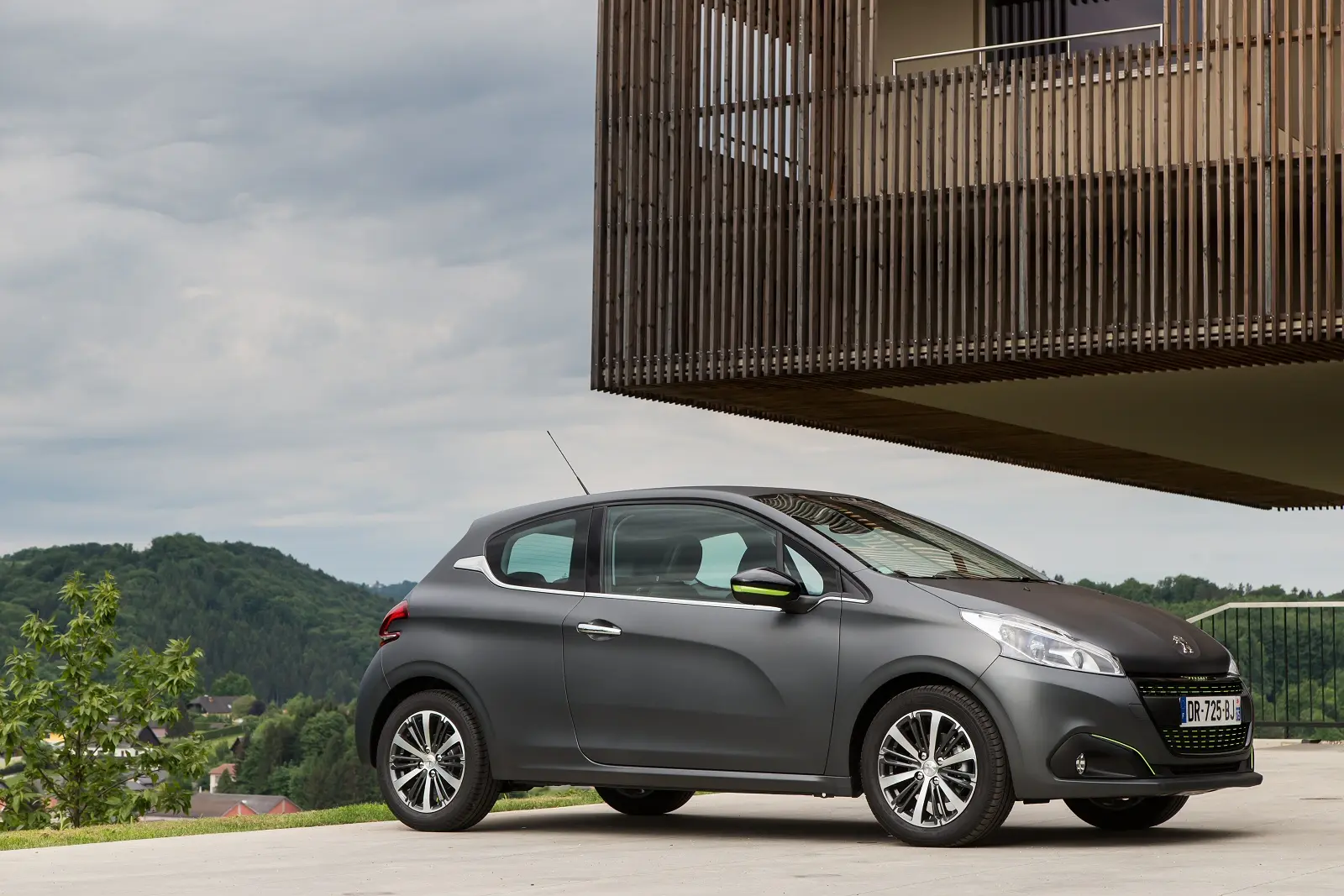 Peugeot 208 208 1.6 e-HDI Start&Stop Allure Auto6R 1