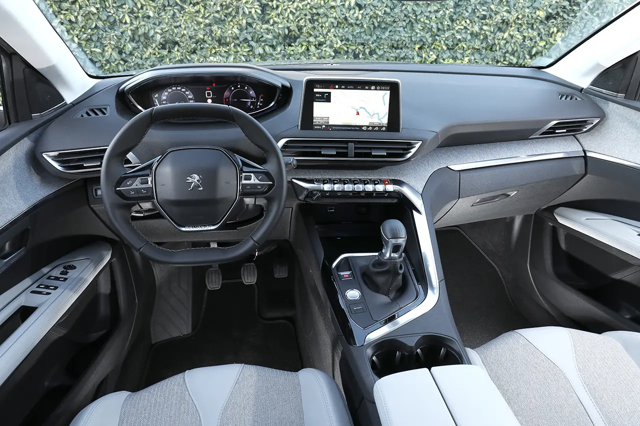 Peugeot 3008 3008 1.2 PureTech Allure Dynamic EAT8 4