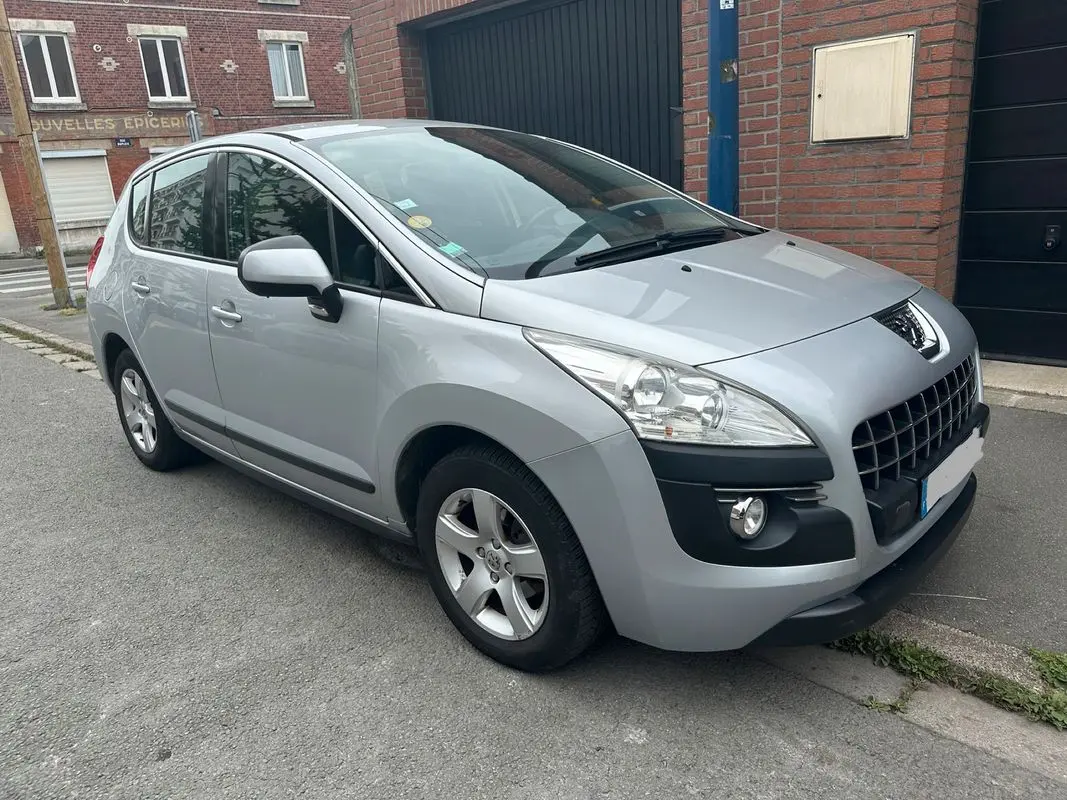 Peugeot 3008 3008 1.6 HDI Premium Pack Auto6R 4
