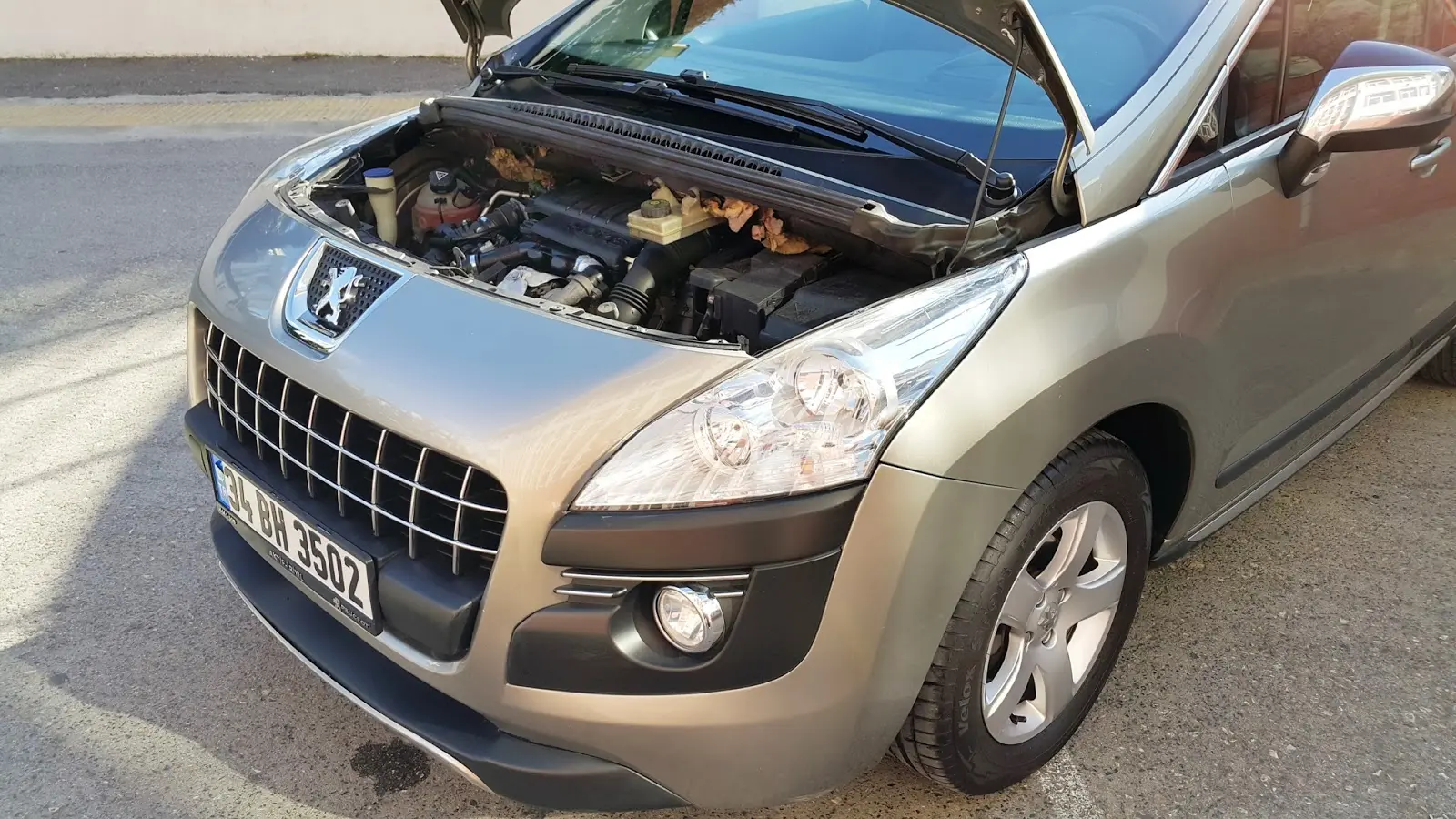 Peugeot 3008 3008 1.6 HDI Premium Pack Auto6R 5