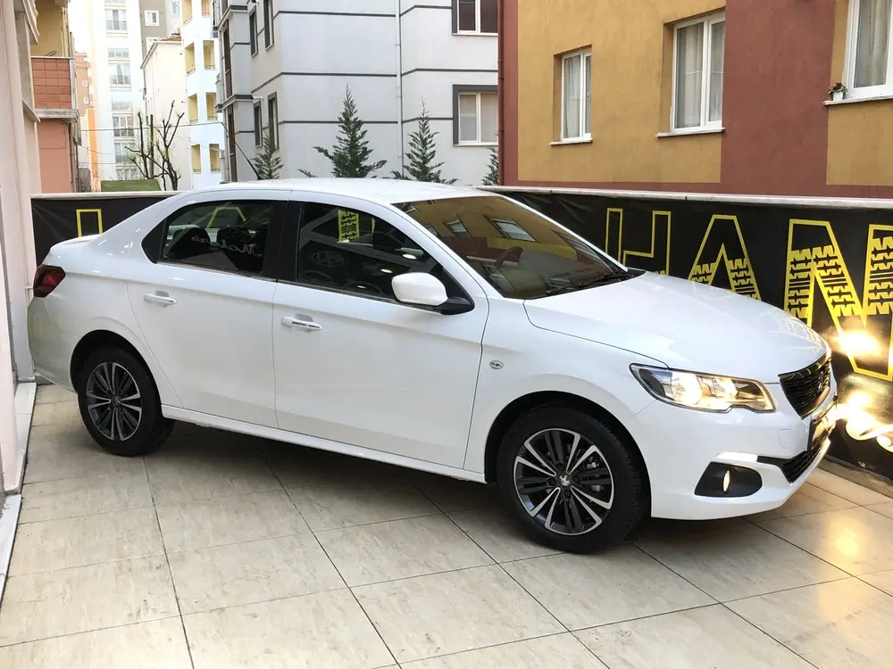 Peugeot 301 301 1.5 BlueHDI Allure 5