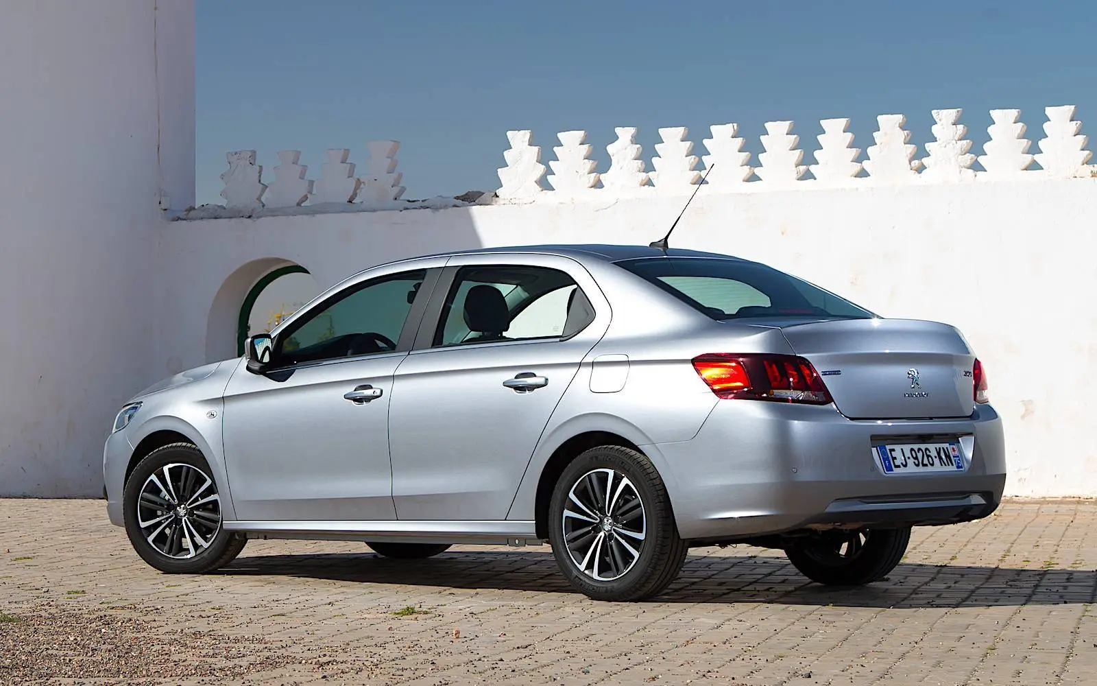 Peugeot 301 301 1.6 BlueHDI Access 4