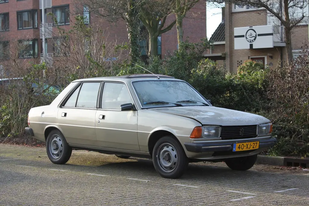 Peugeot 305 305 1.5 GR 1