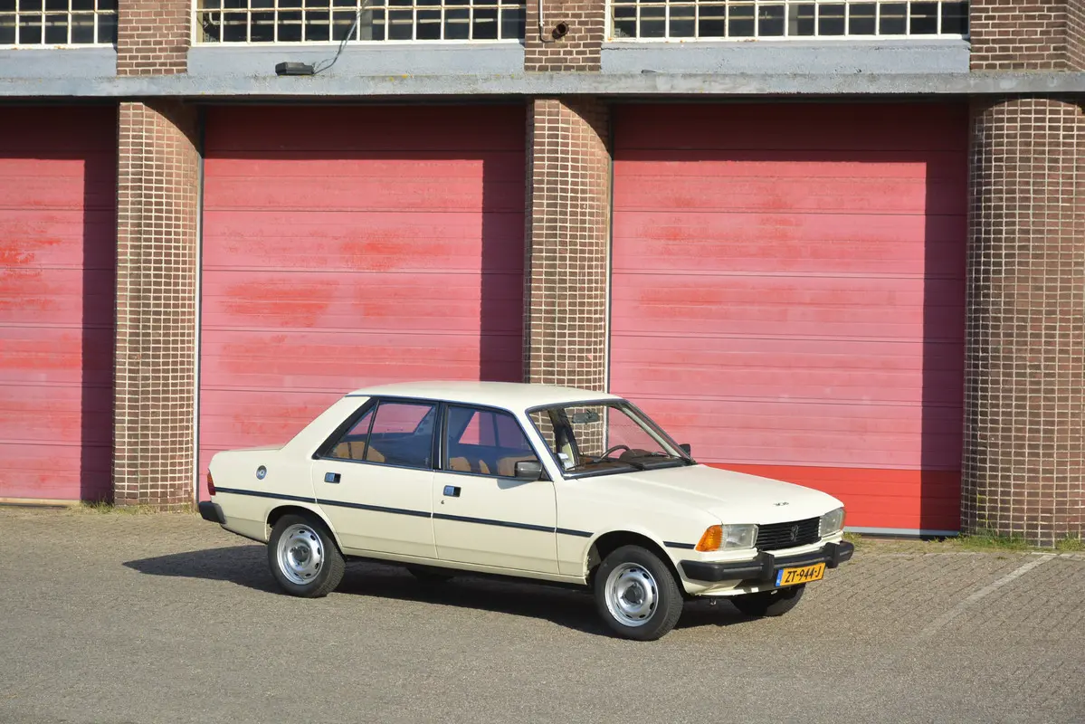 Peugeot 305 305 1.5 GR 5
