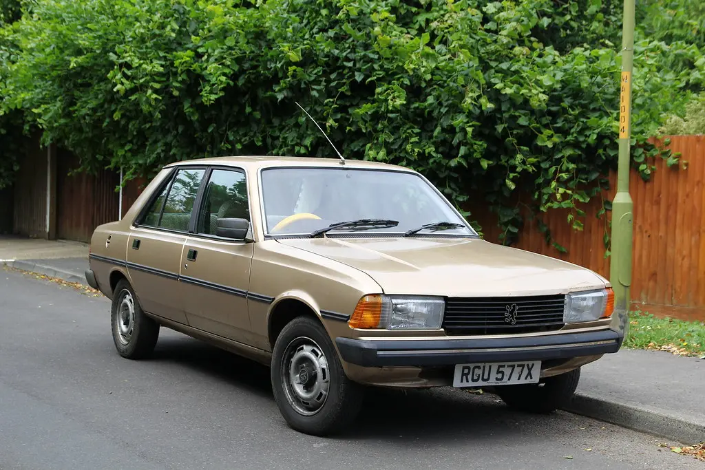 Peugeot 305 305 1.5 S 6