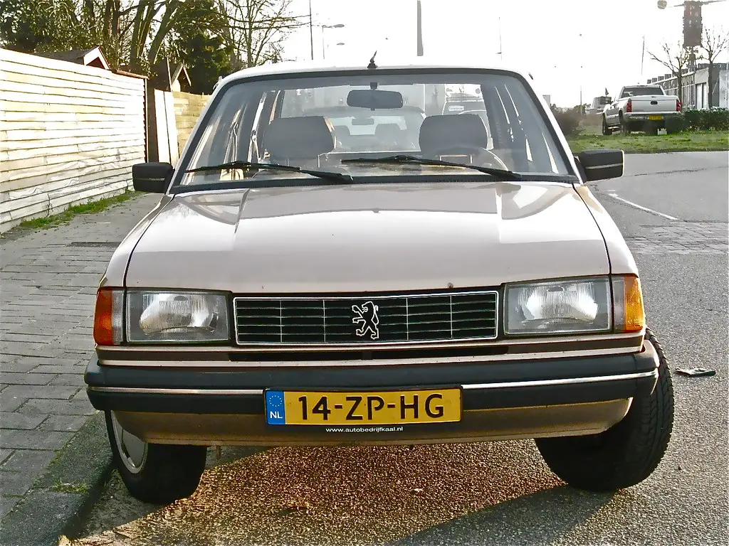 Peugeot 305 305 1.9 D GR 6