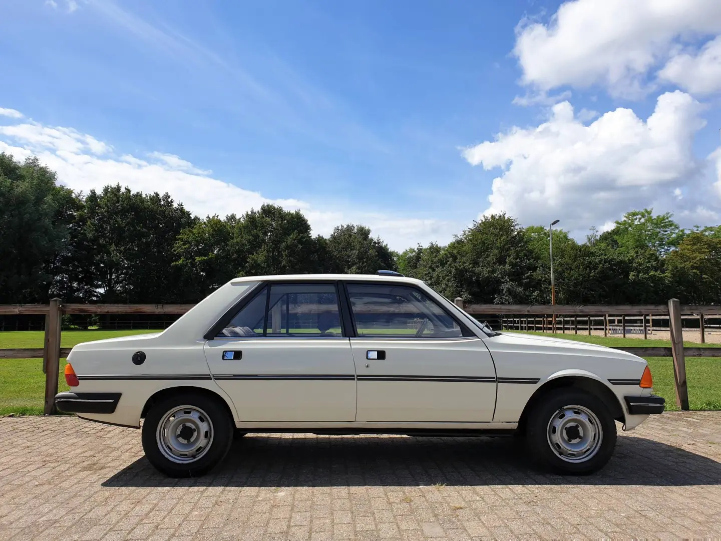 Peugeot 305 305 1.6 SR 2