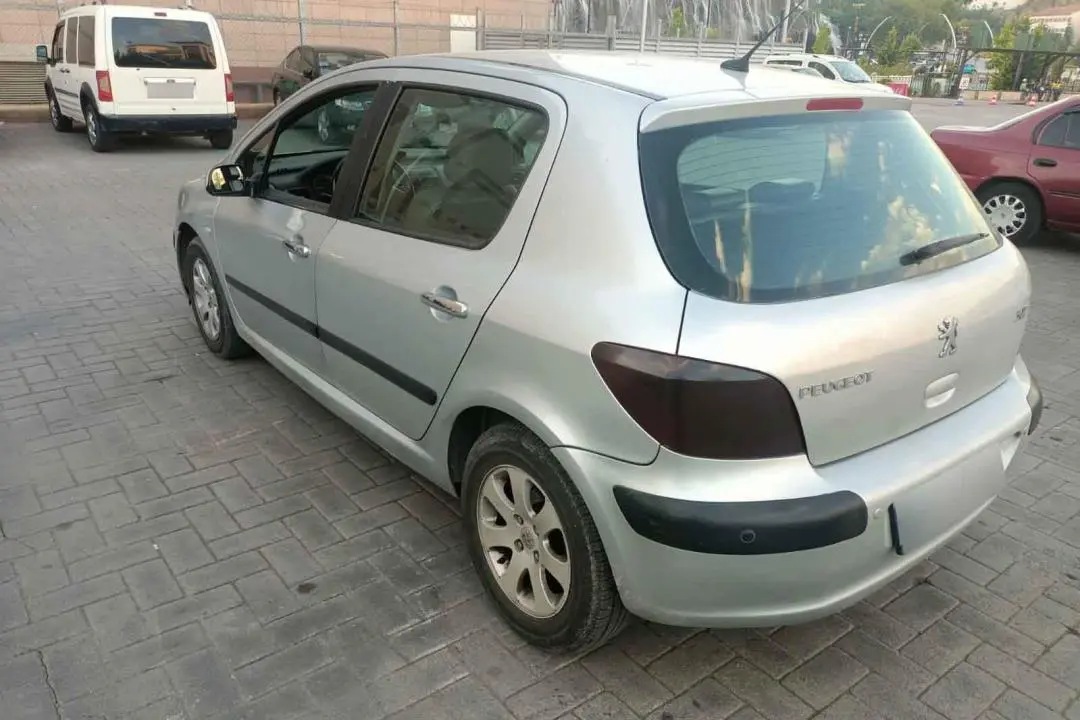 Peugeot 307 307 1.6 HDI XT 5