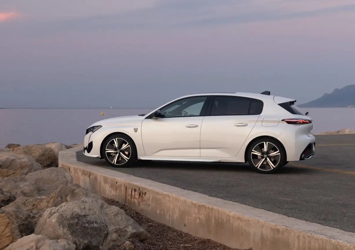 Peugeot 308 308 1.2 Puretech GT EAT8 0