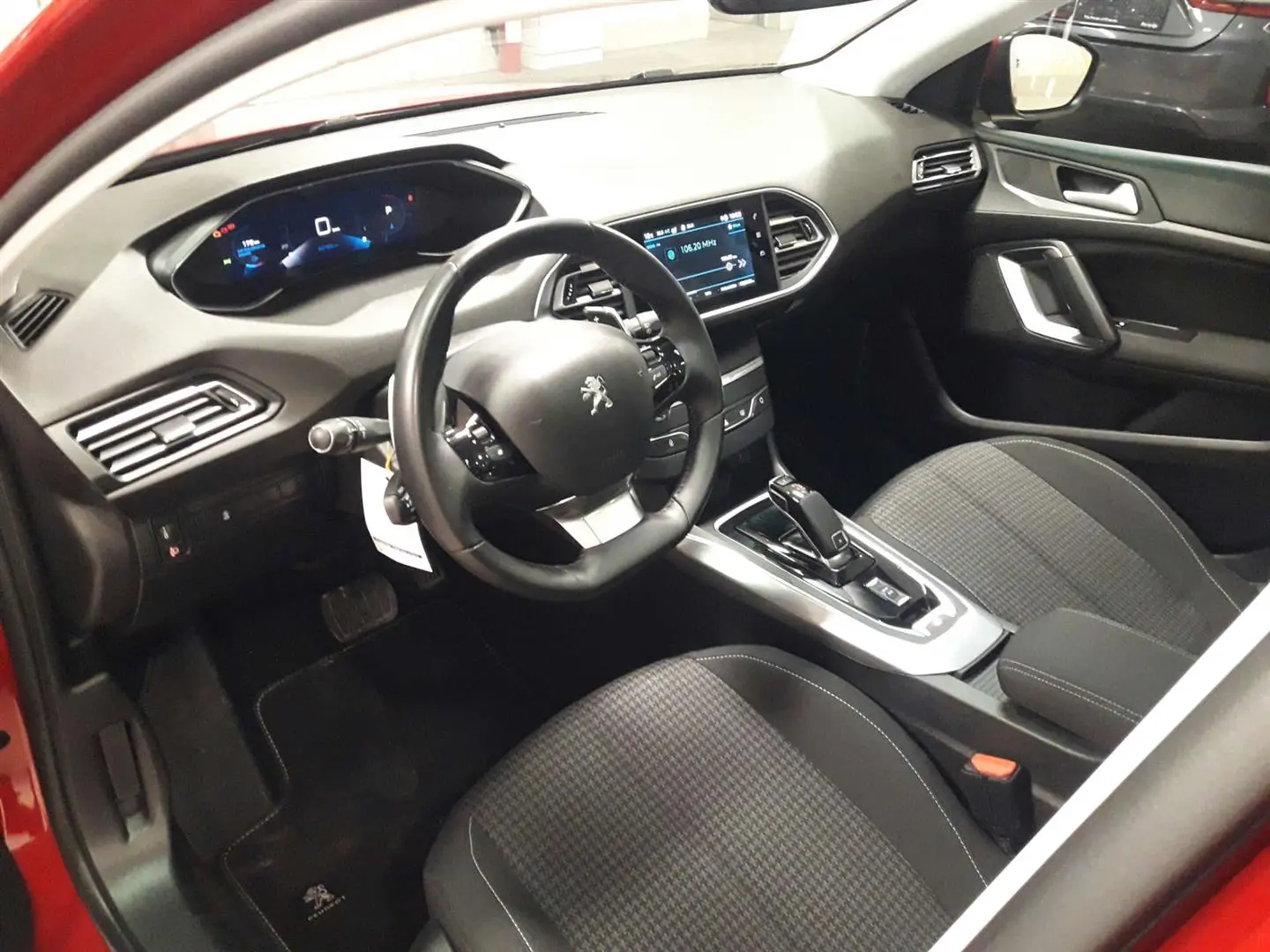 Peugeot 308 308 1.2 PureTech Stop&Start Style EAT8 7