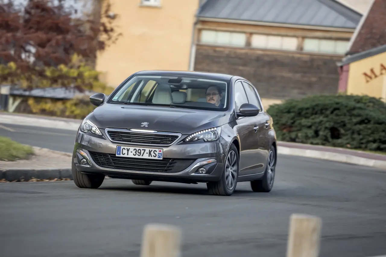Peugeot 308 308 1.6 BlueHDI Start&Stop Active EAT6 1