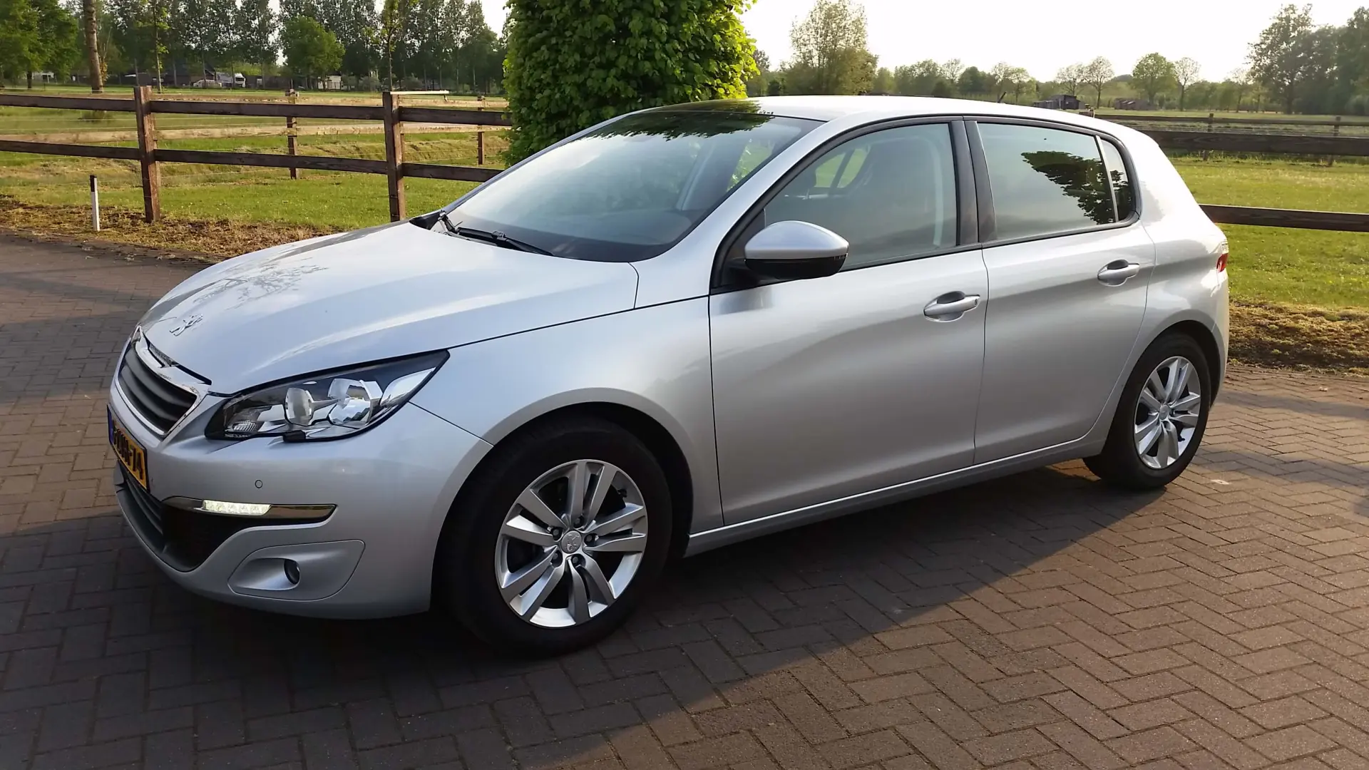 Peugeot 308 308 1.6 HDI Premium 6
