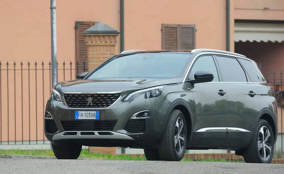 Peugeot 5008 5008 1.6 BlueHDI GT Line EAT6 3