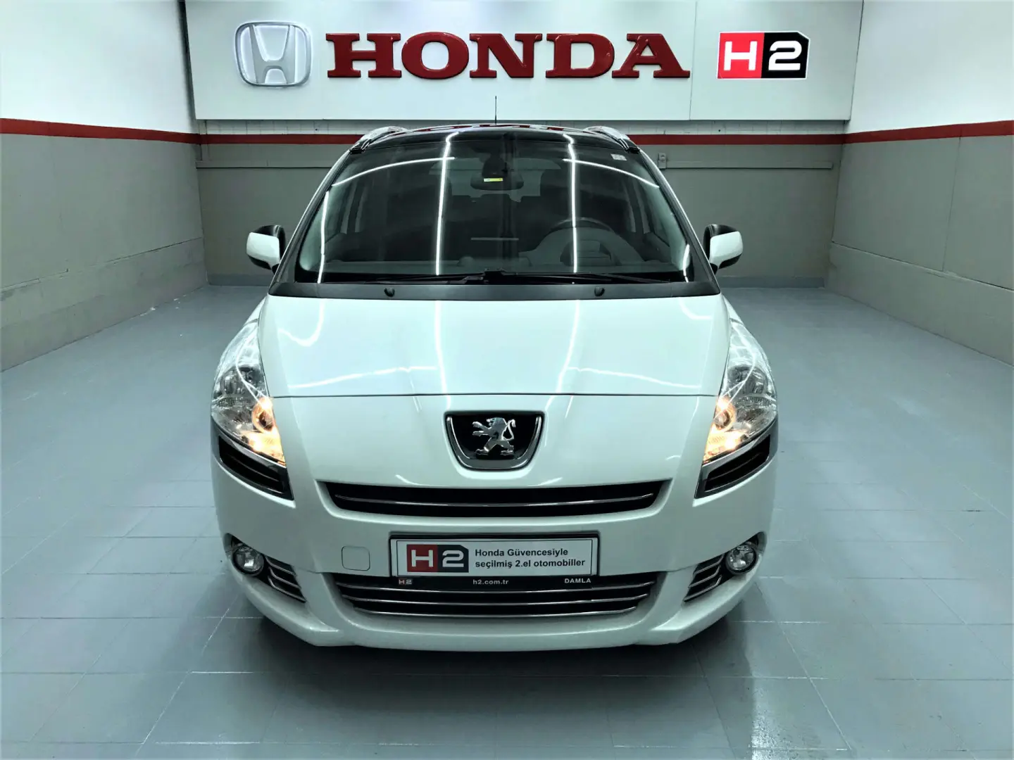 Peugeot 5008 5008 1.6 e-HDI Start&Stop Premium 6