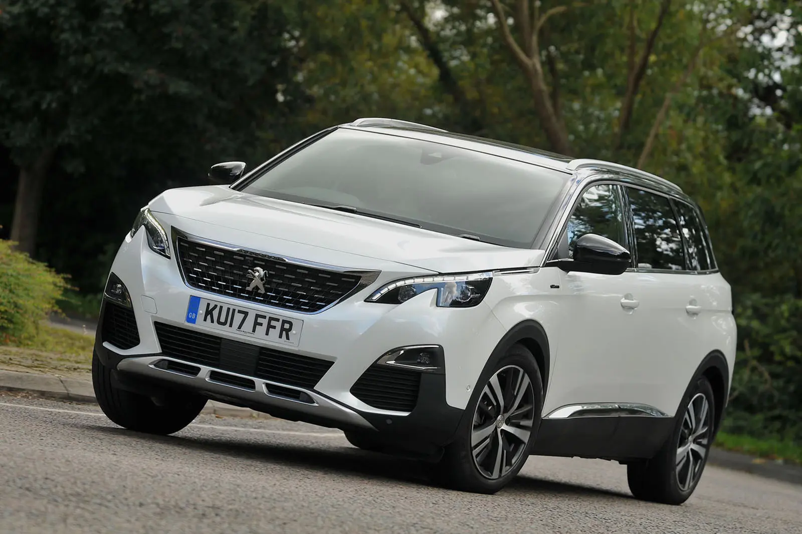 Peugeot 5008 5008 1.6 THP GT Line Dynamic EAT8	 1